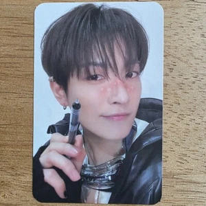 Hong Joong 100K MD Benefit Photocard Ateez Pop-Up Store Aniteez in Treasure - Picture 1 of 2
