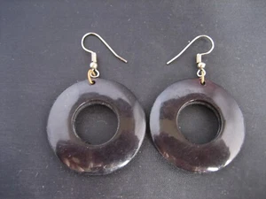 Pair vintage hand crafted plastic earrings - Picture 1 of 3