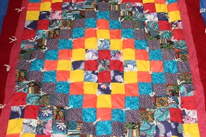 COLCHA ESTILO AMISH SOL Y SOMBRA, 57 X 77 PULGADAS, BATEO GRUESO, ALGODÓN + - Imagen 1 de 13