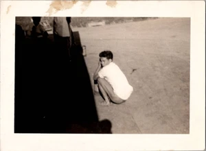 Modern Igorot Philippines Butt Naked Man Squatting 1950s Vintage Photo Gay Int - Picture 1 of 2