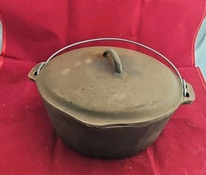 Vintage Cast Iron Camp Pot with Handle Lid Dutch Oven No. 8 Made In USA - Picture 1 of 6