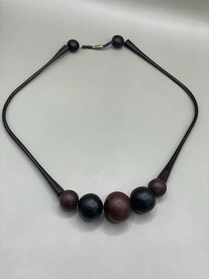 "Collar boho vintage hecho a mano artesanal curvado negro marrón madera con cuentas 21""" Foto 1 de 4