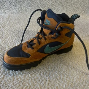 Nike Hiking Boots Womens size 7 Air Caldera ACG II Brown Blue Outdoor - Picture 1 of 16