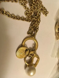 COLLAR DE CADENA COLGANTE DE PERLAS FALSAS DE COLECCIÓN DE PATRIMONIO - Imagen 1 de 3