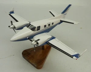 Maßstab Beechcraft Duke 60 Festflügel Flugzeug Mahagoni Trockenholz Modell klein - Bild 1 von 1