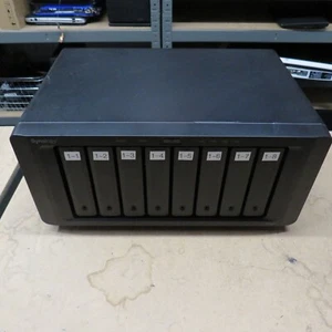 Synology DS1821+ 8 Bay Desktop NAS Enclosure 4GB RAM No Drives Free Next Day - Afbeelding 1 van 14