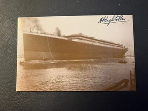 A T LIGHTOLLER (15) - SOHN DES 2. OFFIZIERS DER TITANIC - SIGNIERTE TITANISCHE POSTKARTE - Bild 1 von 2
