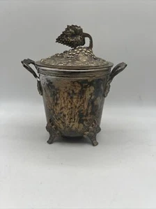 Secchio Ghiaccio Vintage Ornato Placcato Argento con Manici e COPERCHIO Uva Piedi - Foto 1 di 8