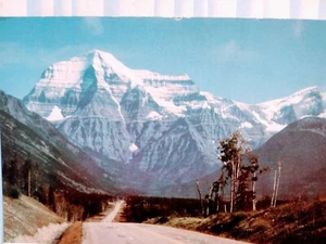 PHOTO POST CARD MT.ROBSON CANDIAN ROCKIES B.C.CANADA - Picture 1 of 12