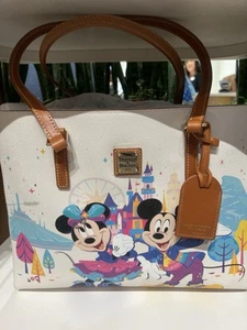 Disneyland 70° Anniversario Dooney e & Bourke Tote Bag Topolino Minnie Nuova con etichette - Foto 1 di 4