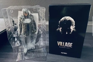 Resident Evil 8 Village Collector's Chris Redfield Statue Figure Official Capcom - Picture 1 of 4