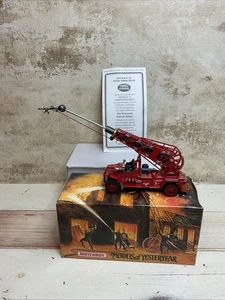 Matchbox Yesteryear Fire Series #YYM37633 Mack AC Water Tower Truck, Maßstab 1:43 - Bild 1 von 7