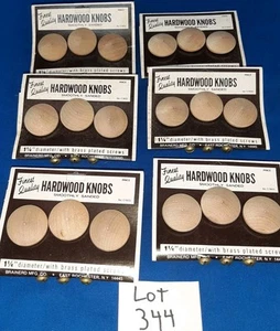 "Lote de 18 perillas de cajón de madera dura vintage de 1-1/4"" de diámetro con tornillos, Brainerd Mfg" - Imagen 1 de 4