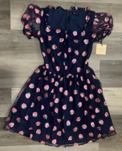 Abito svasato Smak Parlour blu navy e rosa stampa fragola Woodstock, S Small - Foto 1 di 6