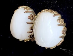 VTG MIRIAM HASKELL Signed Art Deco Quilted  Poured Glass EARRINGS - Picture 1 of 6