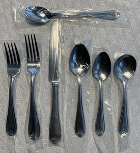 Reed & Barton Ribbon Crest Stainless Steel Flatware Tableware Service For 8 - Picture 1 of 5