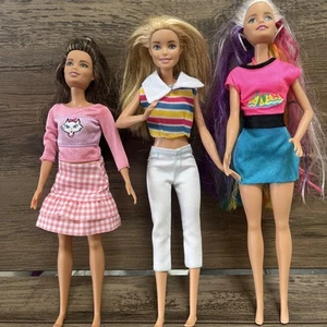 3 Barbie Doll Lot With Barbie Redressed Clothing Meow Mix, Newborn Pups, Rainbow - Bild 1 von 16