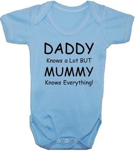 Daddy Knows A Lot Mummy..Babygrow Bodysuit Romper Bodysuit Newborn-24m Boy Girl - Picture 1 of 5