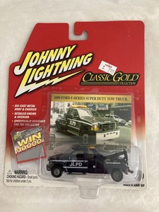 Johnny Lightning Classic Gold Collection 2000 Ford F-Series Super Duty Tow Truck