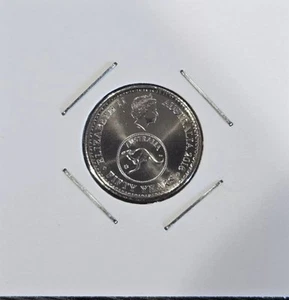 UNC 2016 5 CENT CHANGEOVER COIN IN 2X2 COVER. - Picture 1 of 2