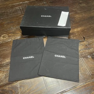 Chanel leere Aufbewahrung Stiefel Schuh schwarz Karton 17,75x13x4,75" 2 Kordelzug Staubbeutel - Bild 1 von 12
