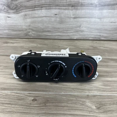 2007 - 2010 Jeep JK JKU Wrangler AC Heater Temperature Climate Control OEM - Image 1 of 4