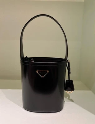 Prada черный мини матовый кожаный ведро сумка - новый с этикетками - Изображение 1 из 4