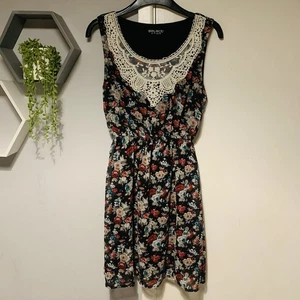 Select UK 10 Bohemian Floral Dress Crochet Lace Collar - Picture 1 of 8