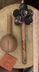 2 JAMTOWN Wood Maraca Shakers FAIR TRADE INSTRUMENTS PLAY BEAT & Repeat EXCELLEN - Picture 1 of 9