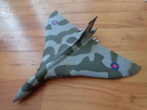 1/144 CORGI AVRO VULCAN B2 XM607 RAF 44 SQDN BLACK BUCK PLANE 48301 USED - Picture 1 of 1