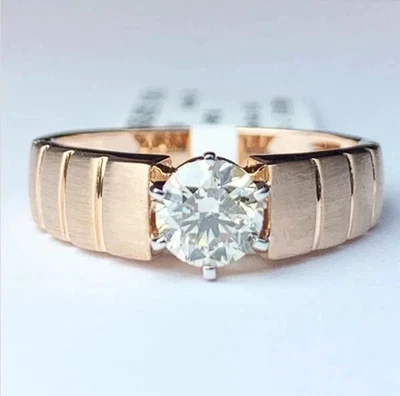 圆形切割模拟钻石单颗婚礼女式戒指 14k 玫瑰金饰面 — 第 1/4 张图片