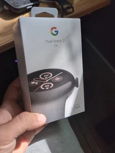 Google Pixel Watch 2 41 mm Boîtier en aluminium noir mat avec bracelet noir (GA05029-US - Photo 1 sur 2
