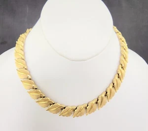 Vintage TRIFARI Textured & Polish Leaf Gold Tone Necklace 16" - Picture 1 of 9