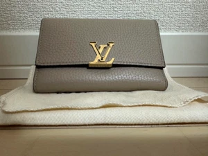 Cartera compacta LOUIS VUITTON Portefeuille Capucine M62159 cuero beige usada LV - Imagen 1 de 6