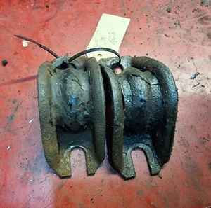 Nissan Navara D40 2.5 Diesel Stabilisator Buchse Halterungen vorne - Bild 1 von 1
