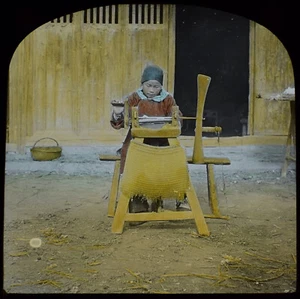 FRAU GINNING BAUMWOLLE PORZELLAN UM 1920 Magische Laterne Dia FOTO SHANGHAI ? LANDWIRTSCHAFT - Bild 1 von 3