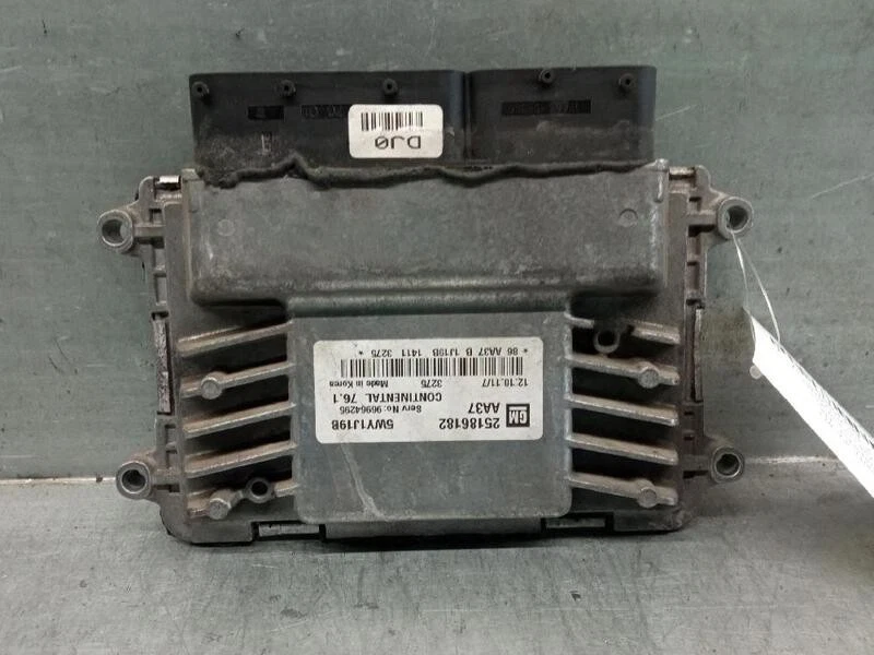 25186182 centralita motor uce para CHEVROLET CRUZE 1.6 CAT 2009 5663359 - Immagine 1 di 4