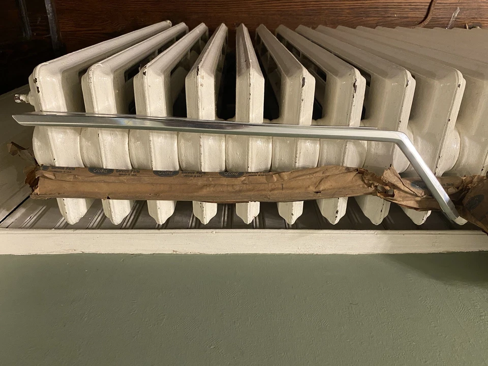 Nuevo de Lote Antiguo 1975 1976 1977 1978 Ford Maverick Comet Techo C Pilar Moldura Lluvia Foto 1 de 4