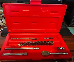 Snap-on 1/4" Drive Socket Wrench Set Shallow Metric 4mm-14mm PB150 Case USA Nice - Picture 1 of 17