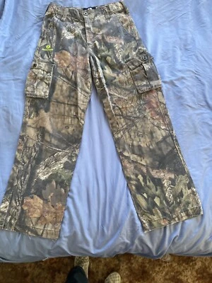Mossy Oak boys size 18 (xxl) camo cargo pants - Image 1 of 4