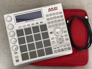 AKAI Professional MPC Studio Silver Compact Midi Controller for Music Production - Bild 1 von 21