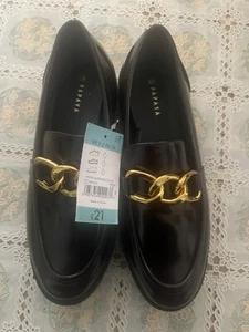 Ladies Brand New Papaya Shoes Size 5 Loafers Chain Detailing Comfort - Picture 1 of 6