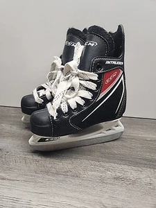 Size 10J CCM Intruder Model Hockey Ice Skates - Picture 1 of 5