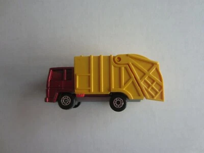 1980 Matchbox Lesney #36 Red Cab, Yellow Body Colectomatic Refuse Truck - Image 1 of 4