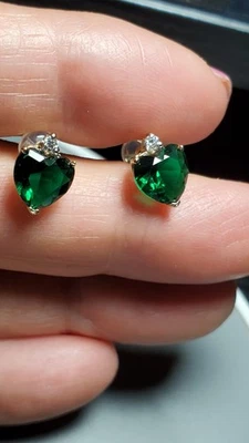 4.50 CT LAB CREATED EMERALD & DIAMOND 10KT SOLID YELLOW GOLD HEART EARRINGS STUD - Image 1 of 4