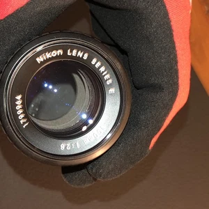 [Neuwertig-!] Nikon Series E 100mm f/2.8 AIS Portrait Prime Objektiv mit Schutzkappen [getestet!] - Bild 1 von 12