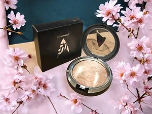 MAC Trip The Light Fantastic Powder LUNA LUSTER Star Trek Collection 0.22 Oz - Picture 1 of 7