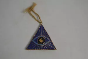 Vintage Pendant All Seeing Eye Masonic Illuminati Large Triangle Resin Jewelry - Picture 1 of 14