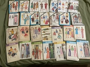Lotto x93 modelli per lo più vintage (anni 60 e successivi) Vogue Burda McCalls semplicità ecc - Foto 1 di 10