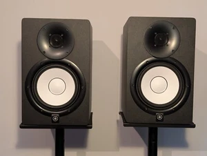 2x Yamaha HS7 Active Studio Monitors (Pair) - Excellent Condition - Picture 1 of 14